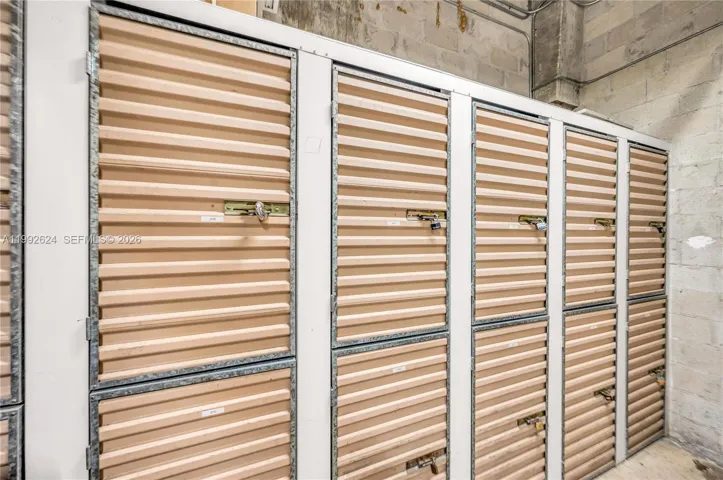 Storage unit