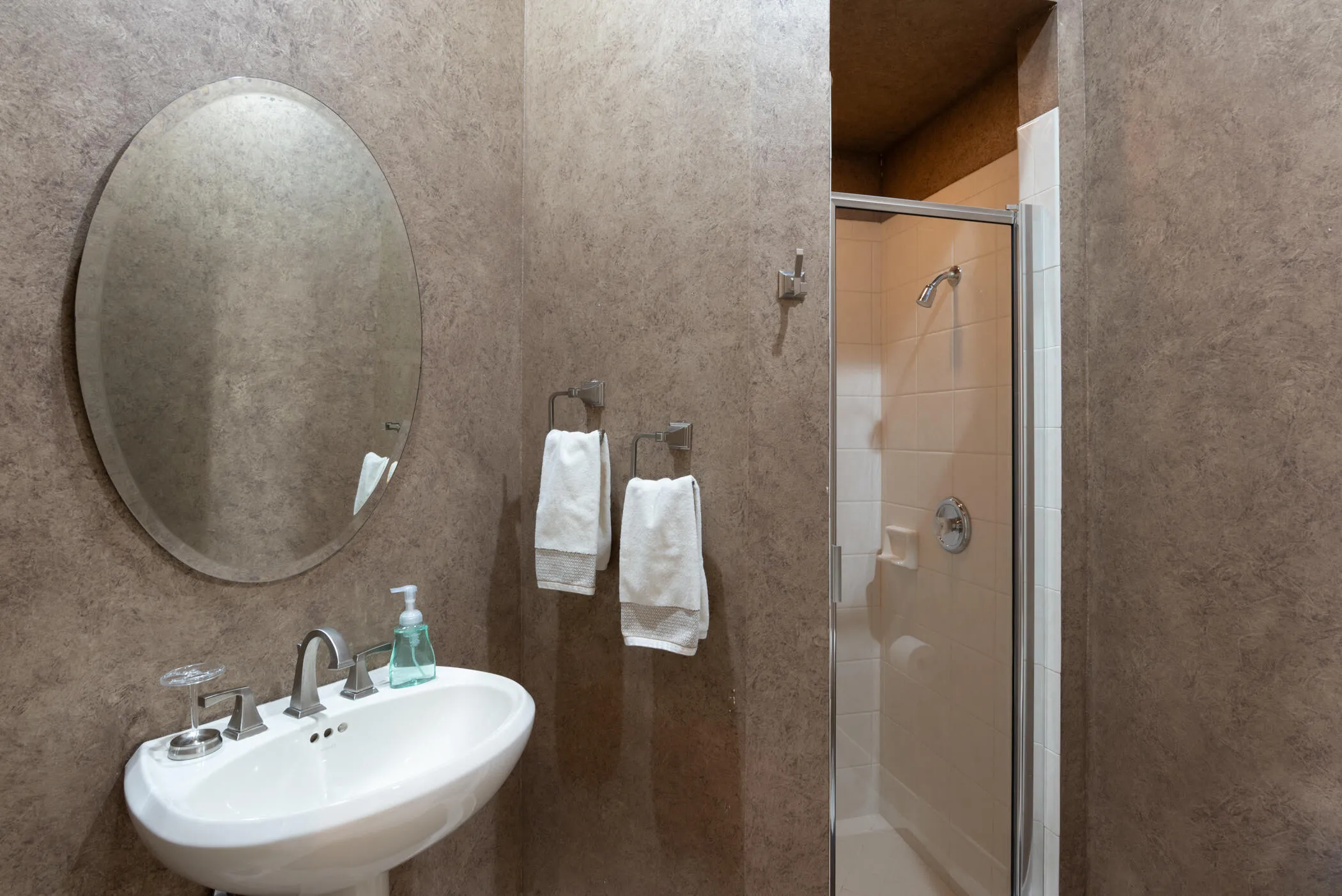 Guest Bathroom 2