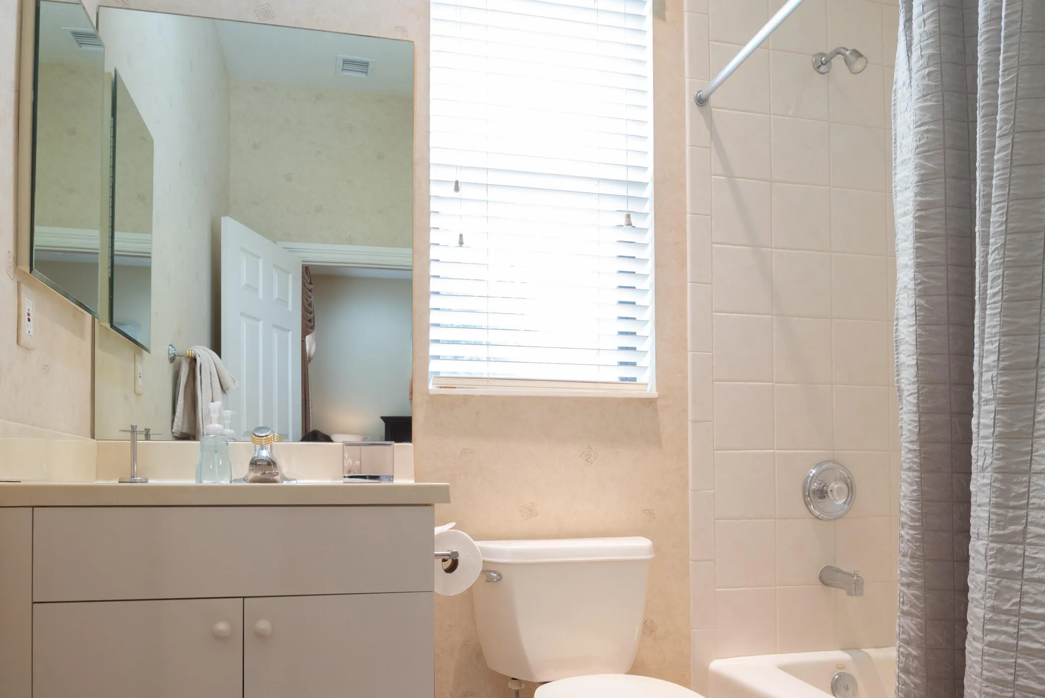 Guest Bathroom 1