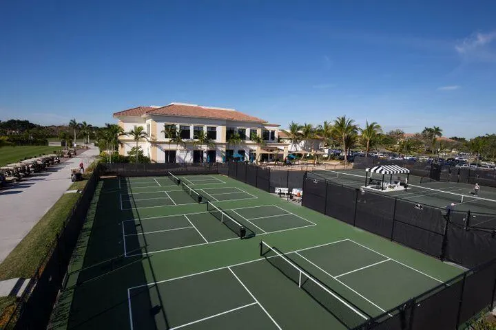 Ibis Pickleball Courts