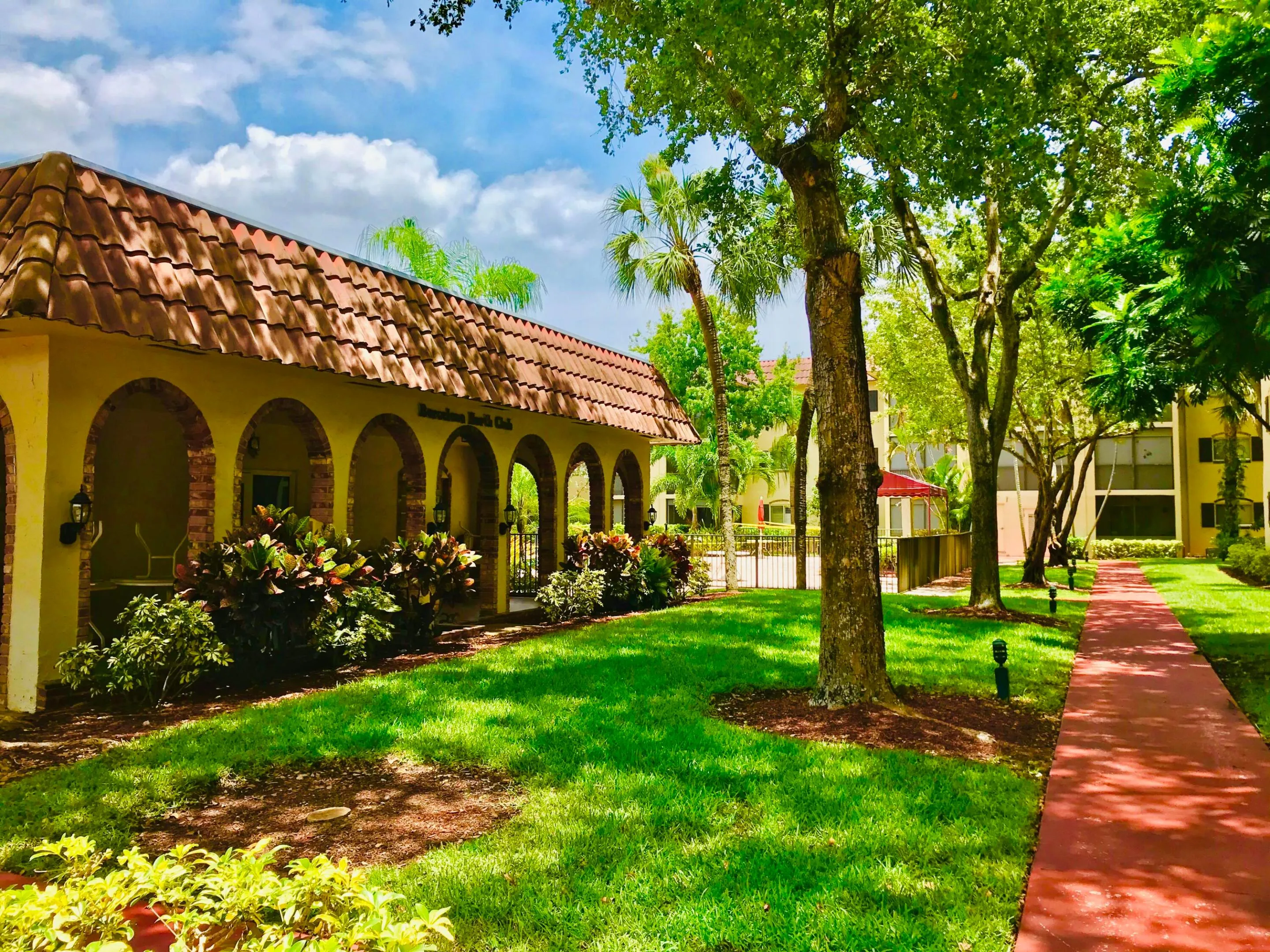 CLUBHOUSE