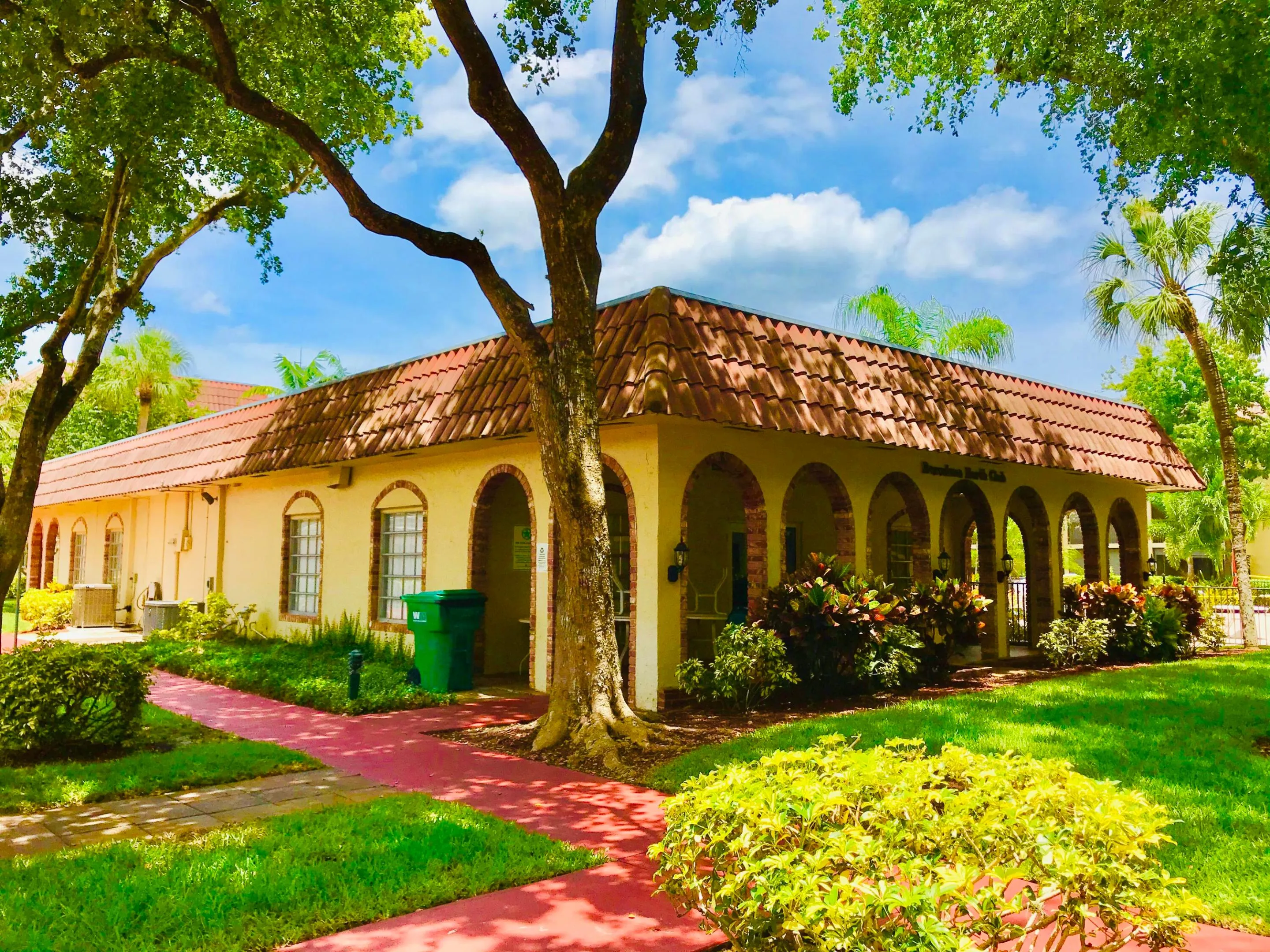 CLUBHOUSE