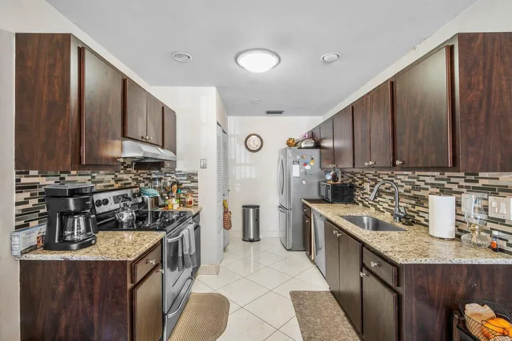 012-5814DorisCourt-DelrayBeach-FL-33484-