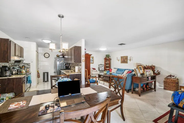 011-5814DorisCourt-DelrayBeach-FL-33484-