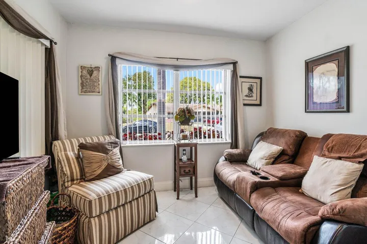 010-5814DorisCourt-DelrayBeach-FL-33484-