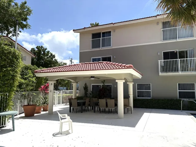 Common Area Patio at Pool