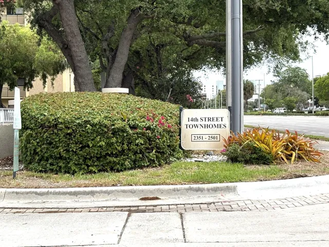 14th St Townhomes