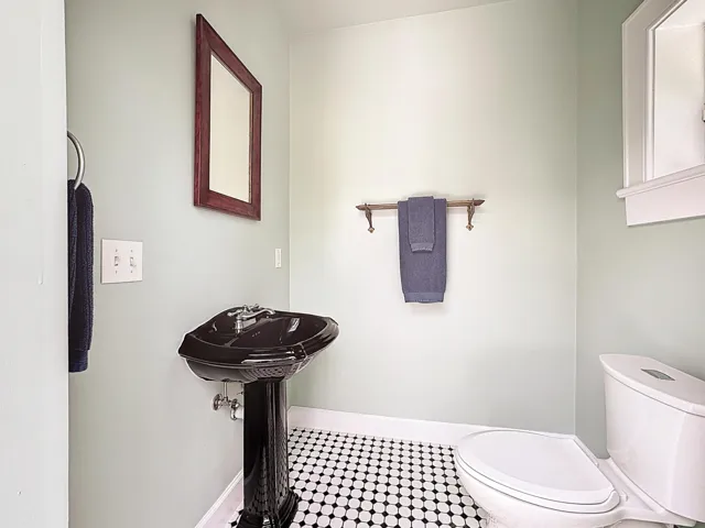 Outdoor "pool" bathroom