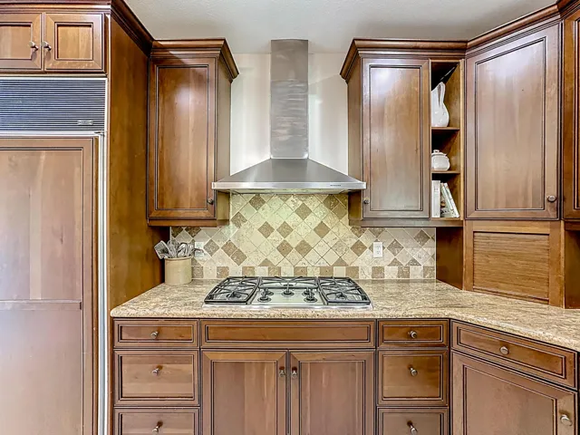 Gas range and dbl appliance garages