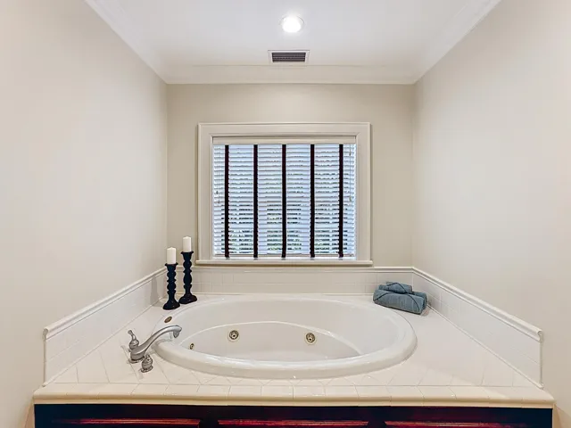 Primary round whirlpool tub