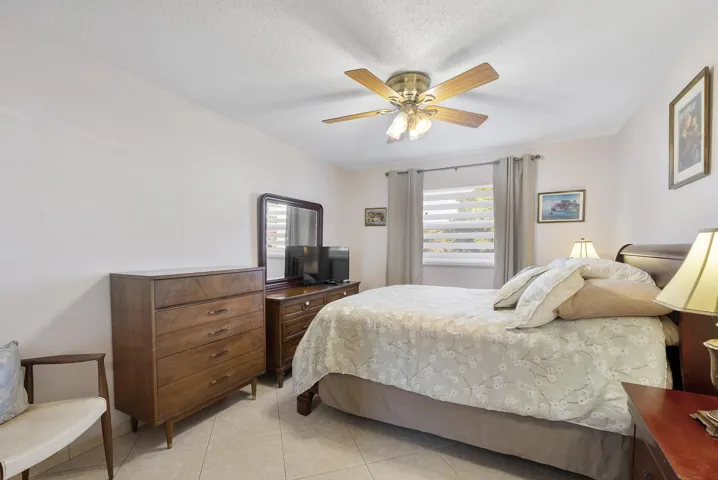 4270 Nw 40th St_001