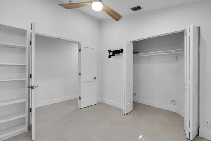 16-web-or-mls-6171FloralLakes-16