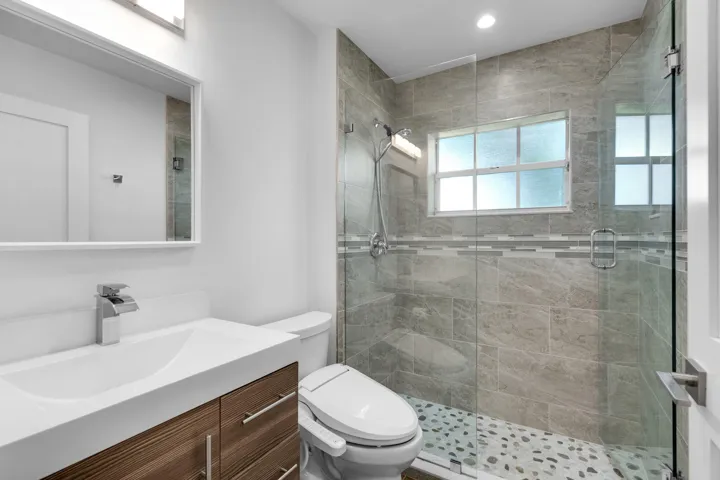 19-web-or-mls-6171FloralLakes-19