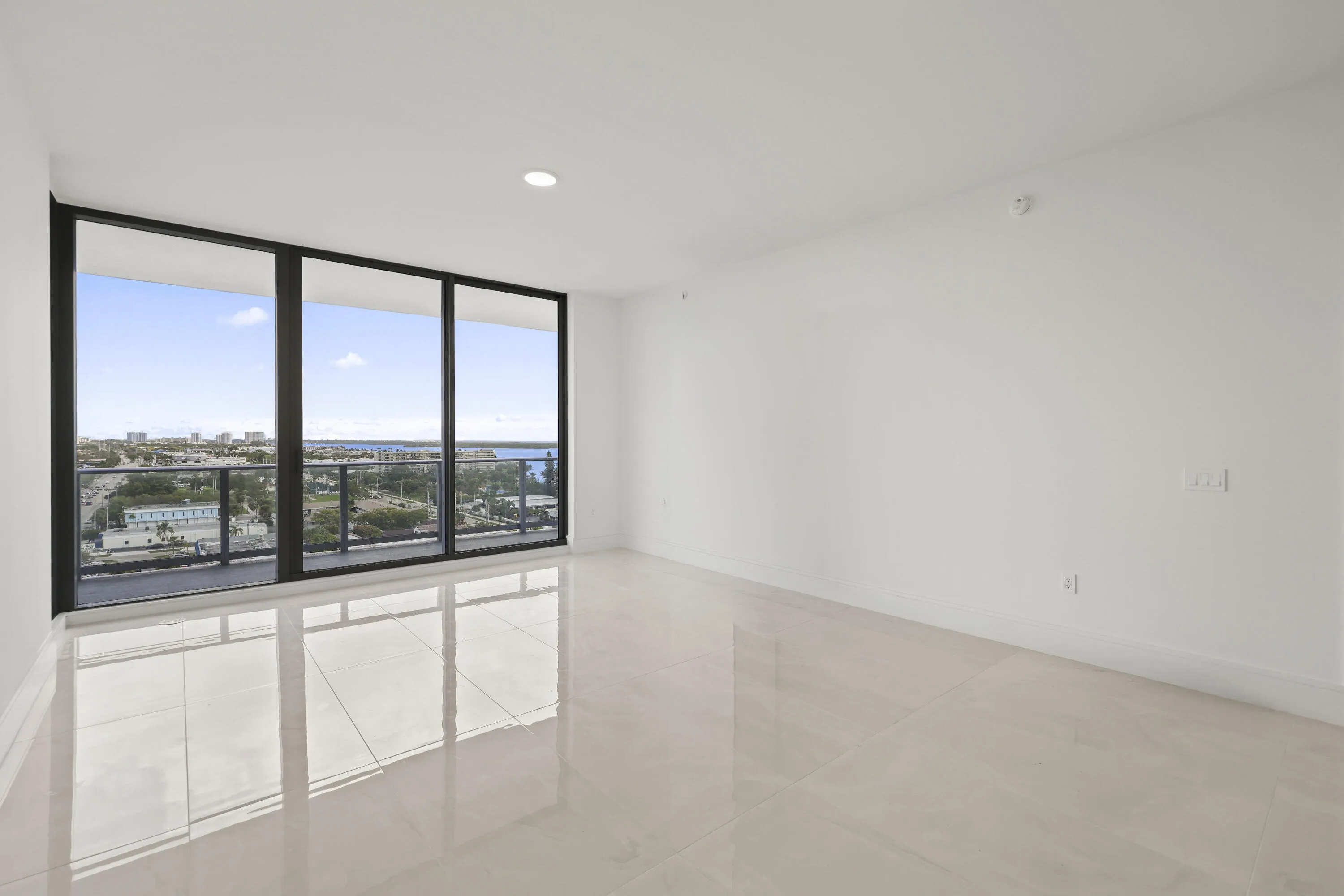220 Lake Shore Drive - 1.jpg-FULL