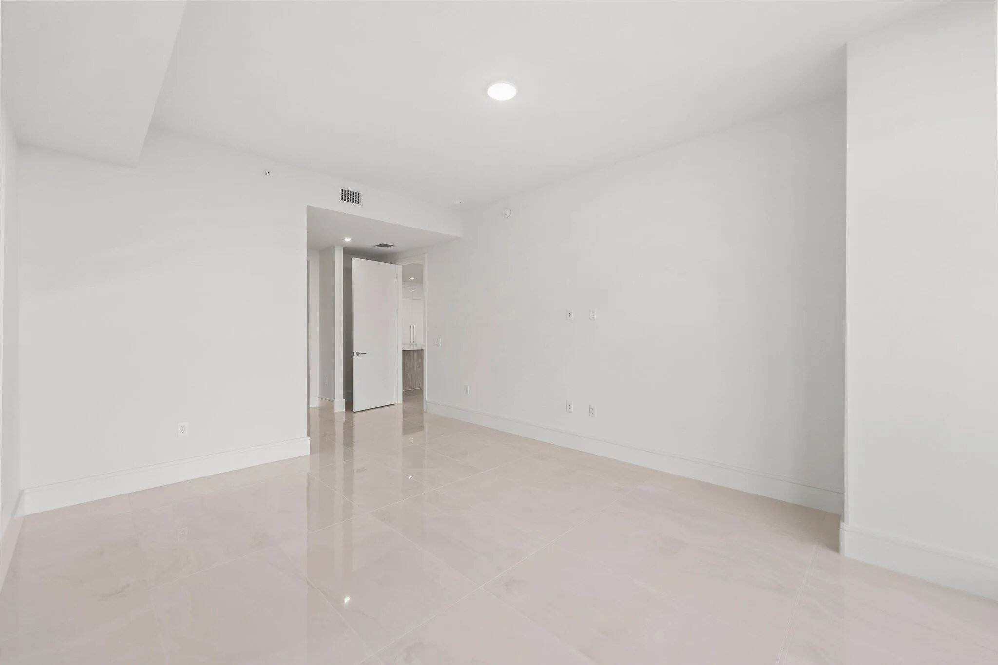 220 Lake Shore Drive - 16.jpg-SMALL