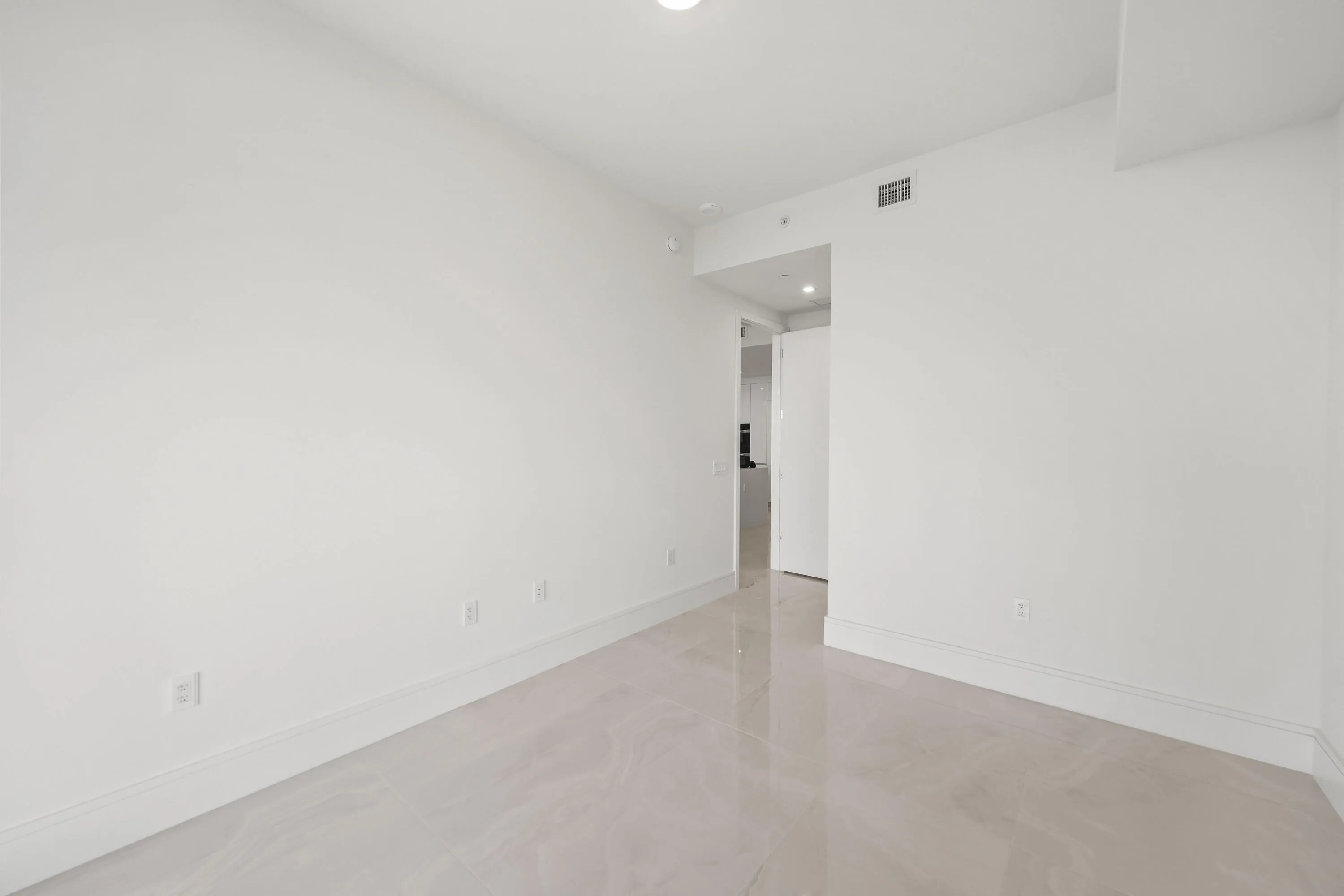 220 Lake Shore Drive - 24.jpg-FULL