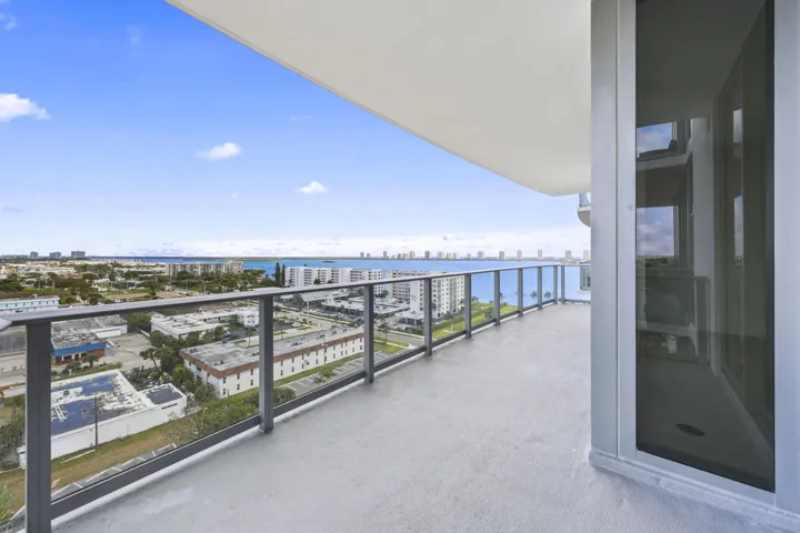SPACIOUS BALCONY