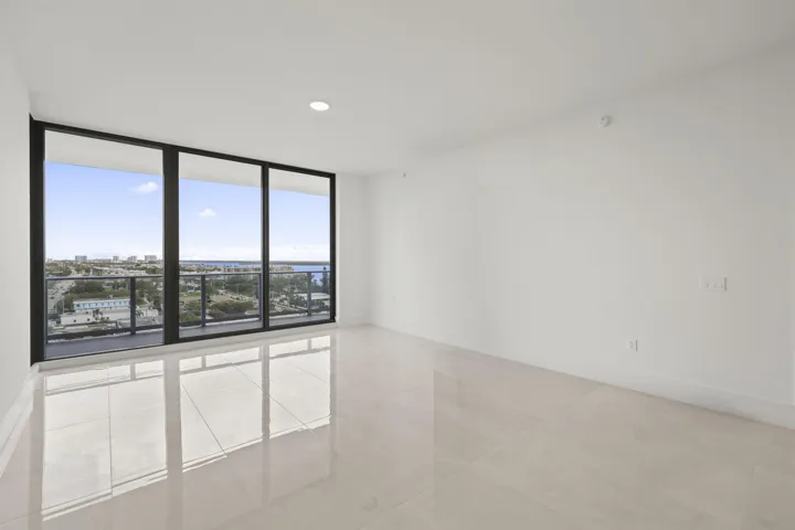 220 Lake Shore Drive - 1.jpg-FULL
