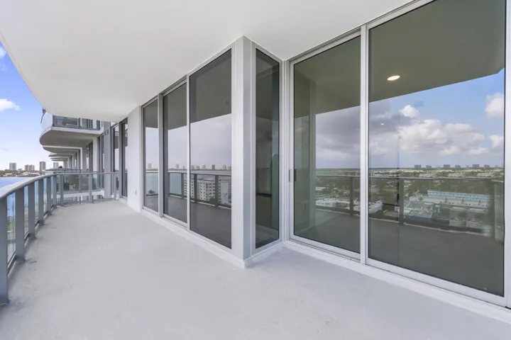 220 Lake Shore Drive - 26.jpg-FULL