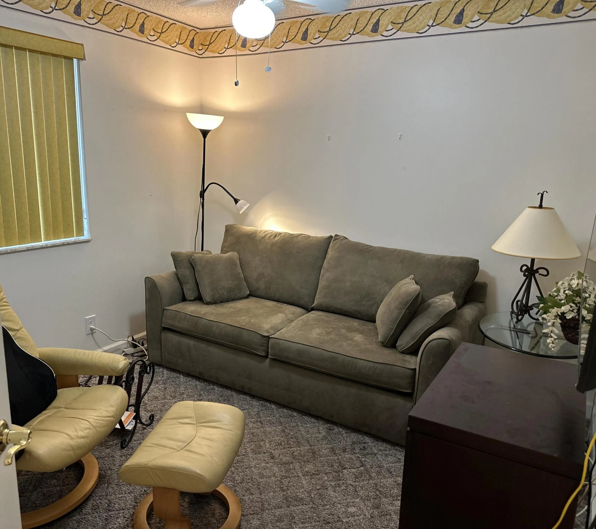 2ND BEDROOM or DEN