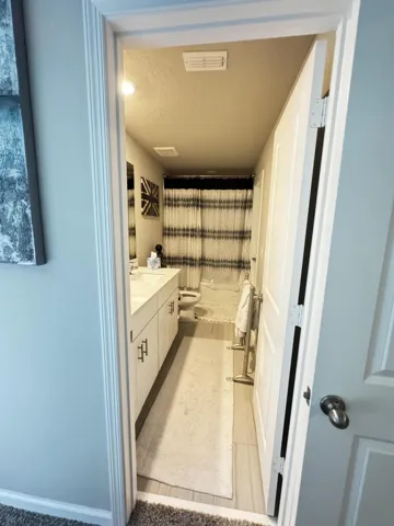 2nd bathroom