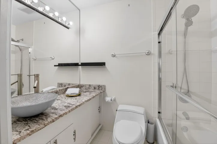 ENSUITE BATH BEDROOM 3