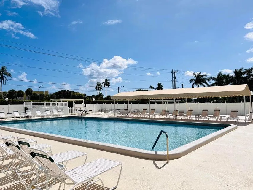 SOUTH POOL