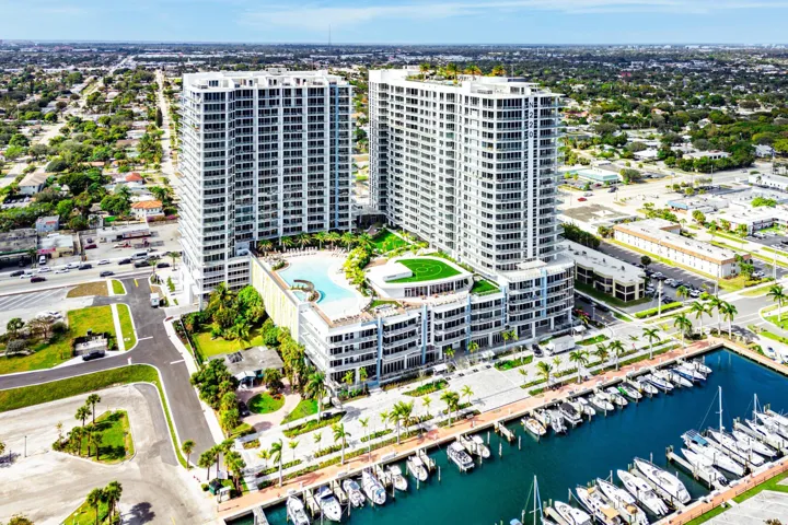 066-220LakeShoreDrive-1508-LakePark-FL-3