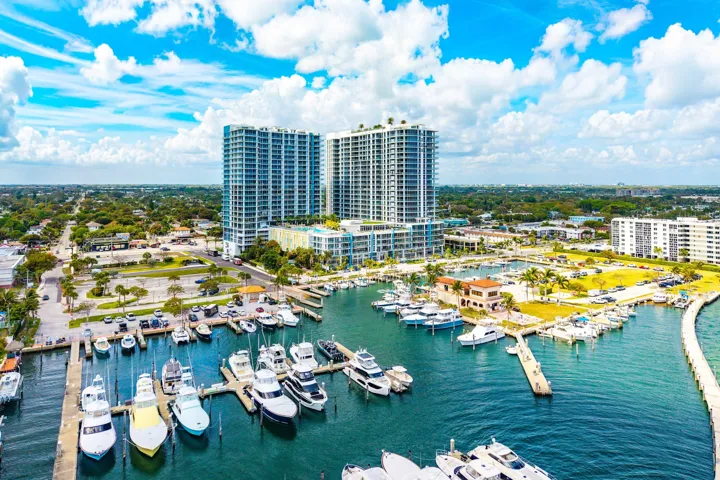076-220LakeShoreDrive-1508-LakePark-FL-3
