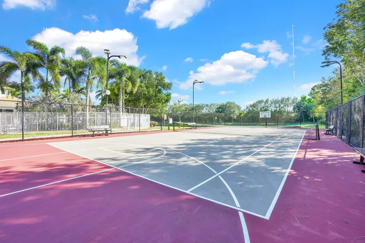 Tennis/Basketball