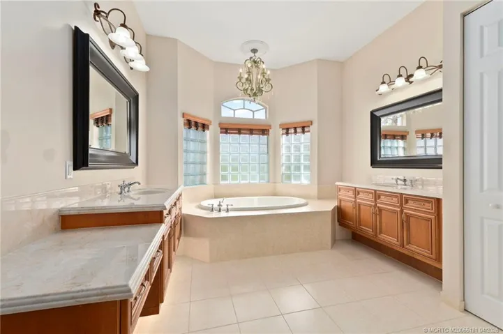 Primary bath