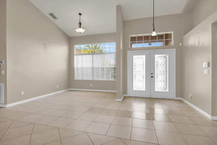 dining/entry