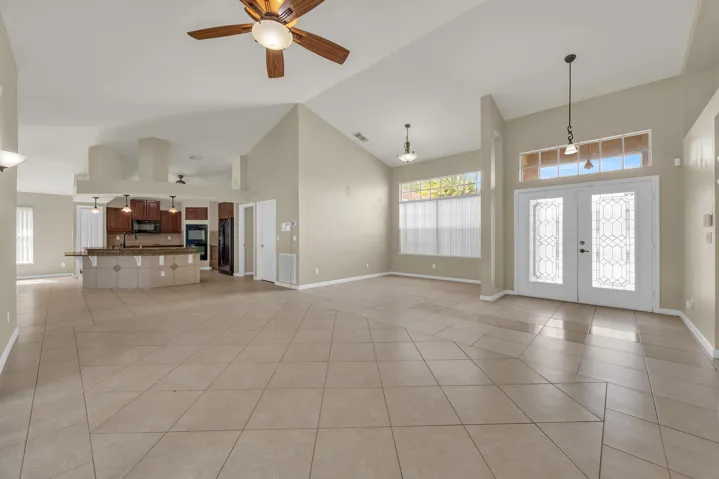living room/kitchen