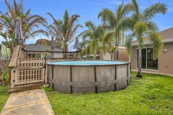above ground pool