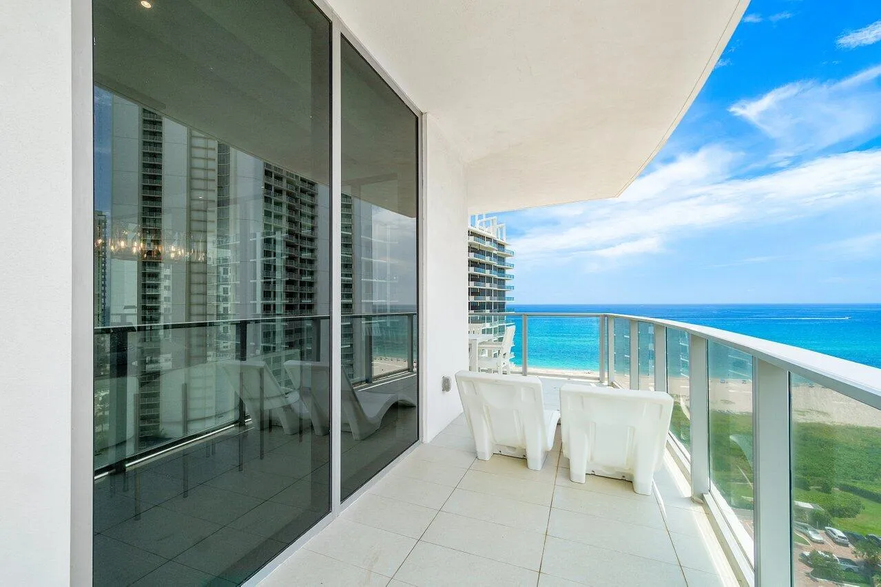029-3100NorthOceanDrive-1505P-RivieraBea