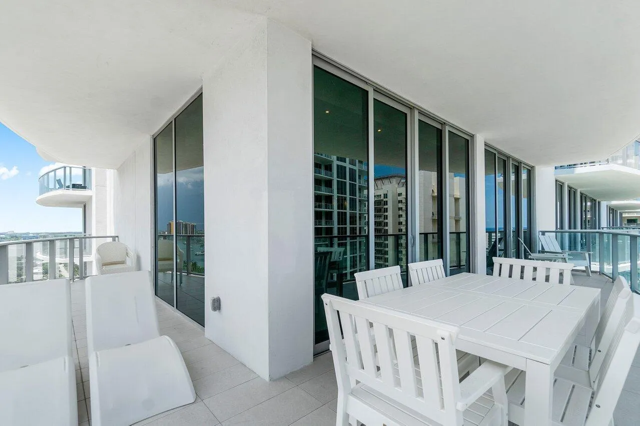 030-3100NorthOceanDrive-1505P-RivieraBea