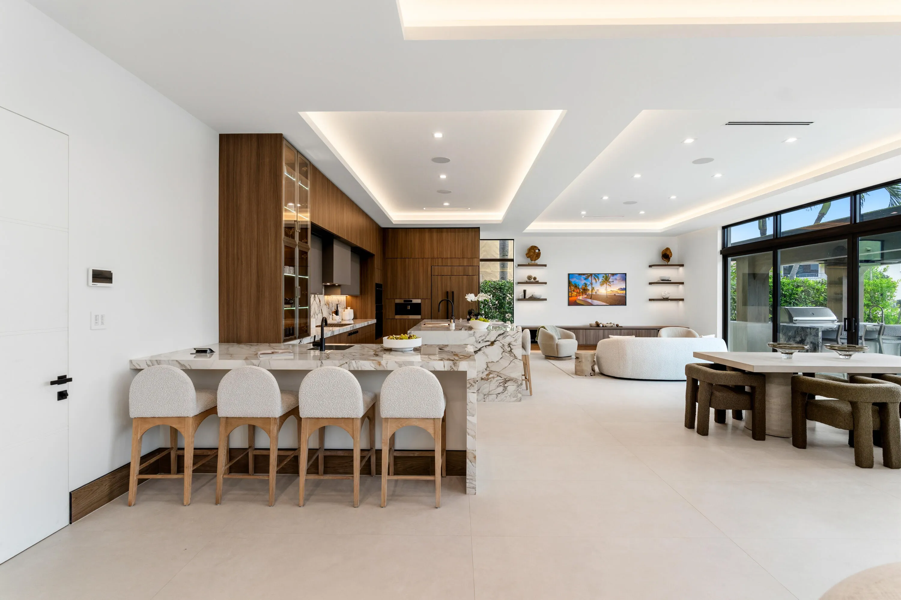 KITCHEN/ LIVING ROOM