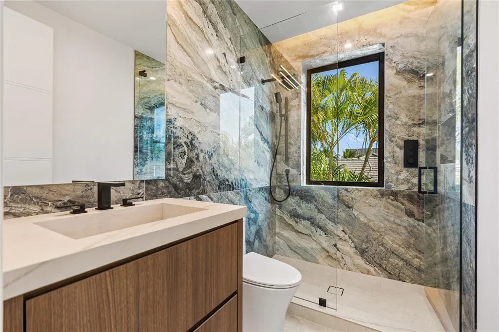 SECOND FLOOR/ BATHROOM #2
