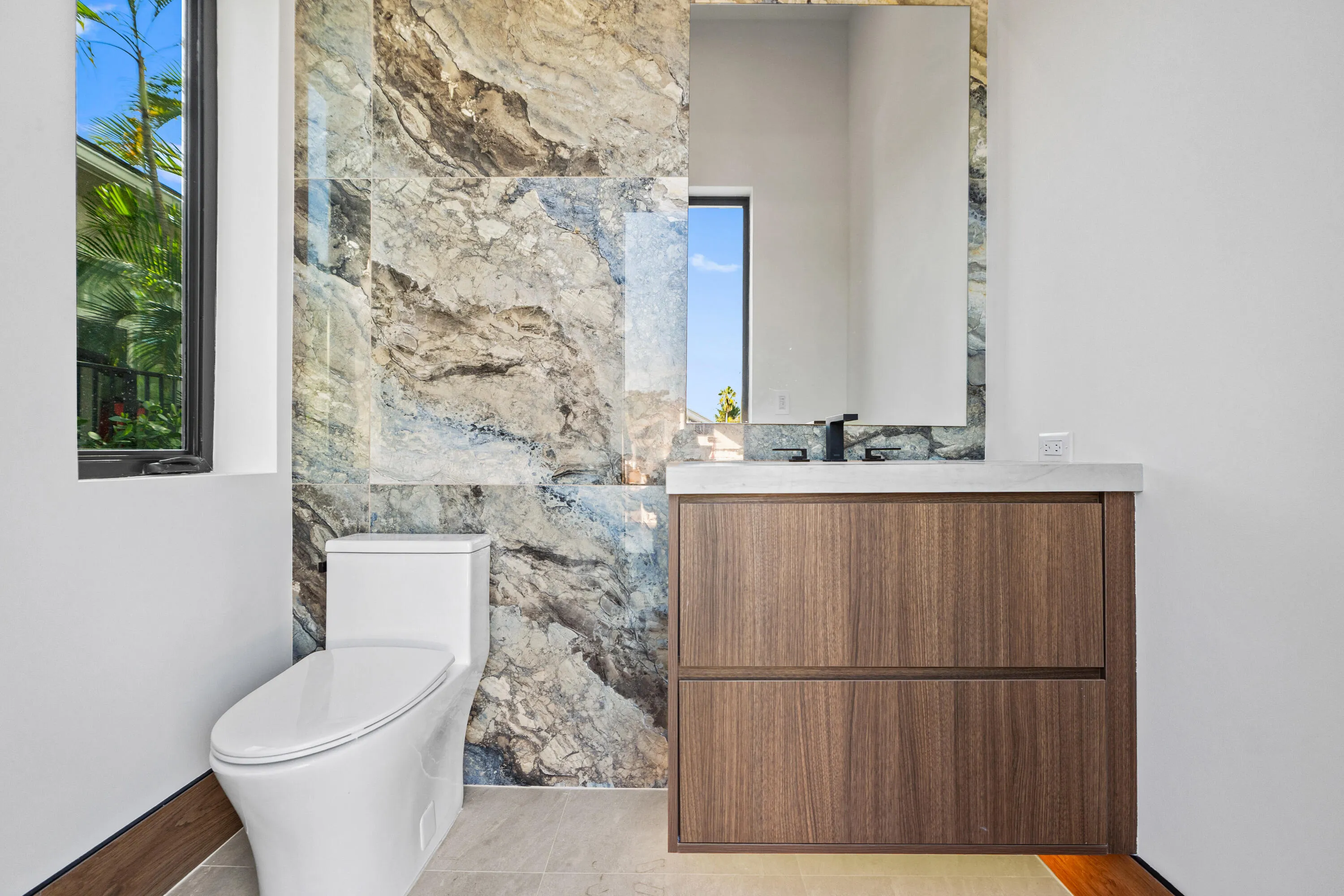 FIRST FLOOR/ BATHROOM #1