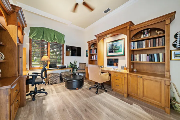041-8010FairwayLane-WestPalmBeach-FL-334