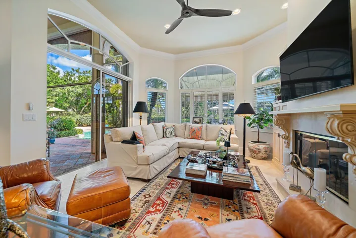 064-8010FairwayLane-WestPalmBeach-FL-334