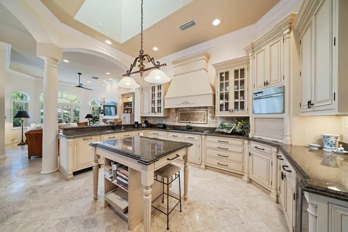 068-8010FairwayLane-WestPalmBeach-FL-334