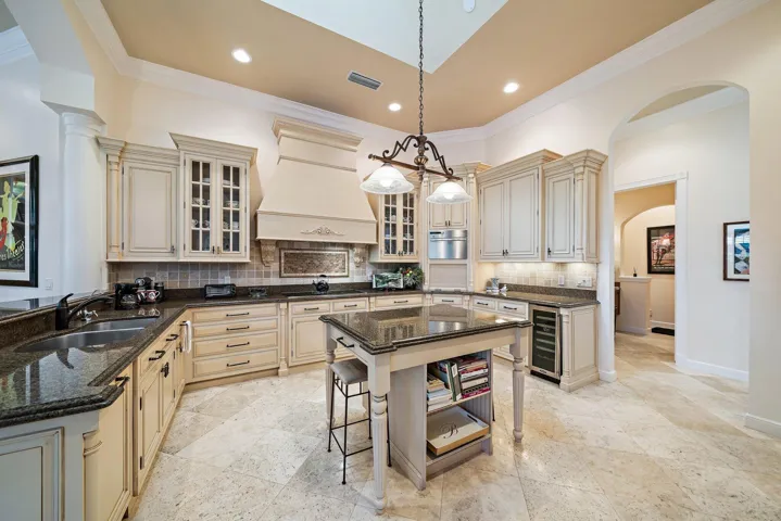 067-8010FairwayLane-WestPalmBeach-FL-334