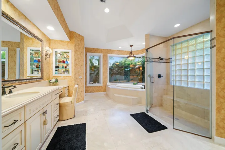 056-8010FairwayLane-WestPalmBeach-FL-334