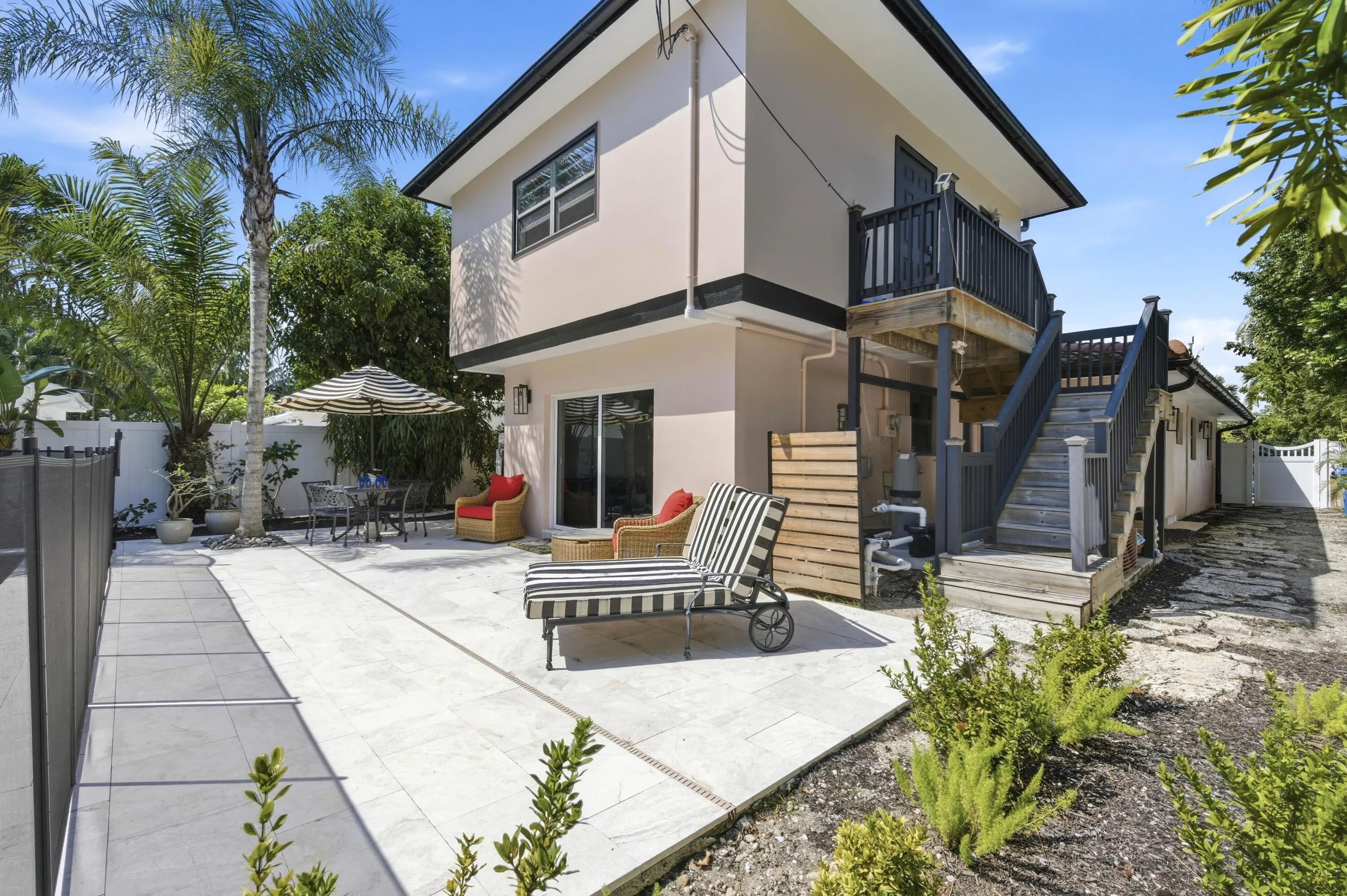 Side Yard 2 + guest view