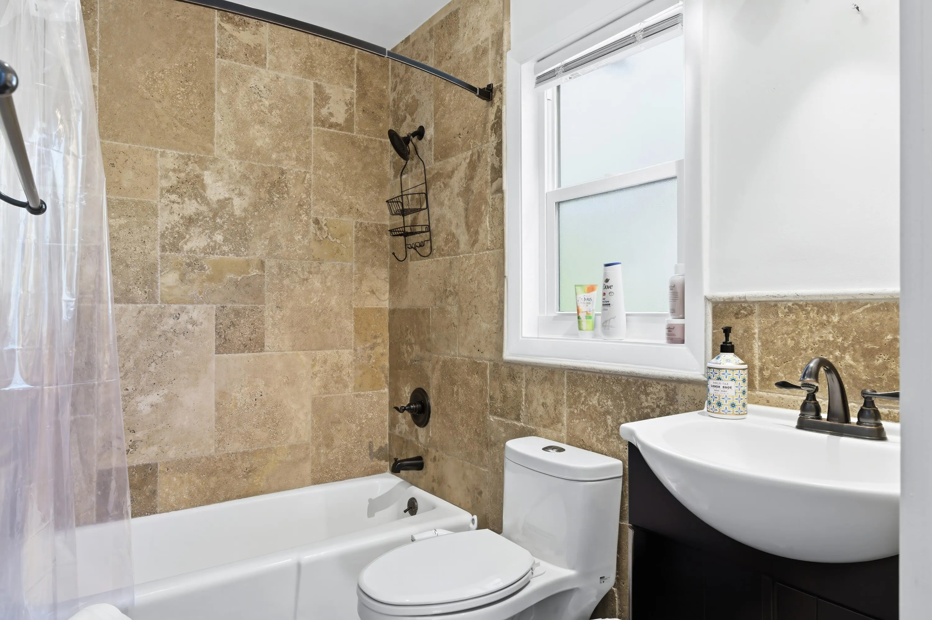 Guest Suite Full Bathroom