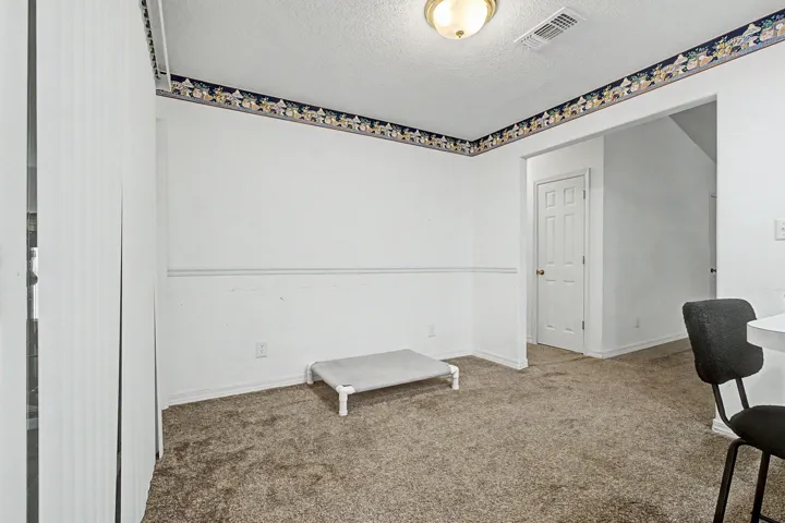 7327 Glidden Lane--17