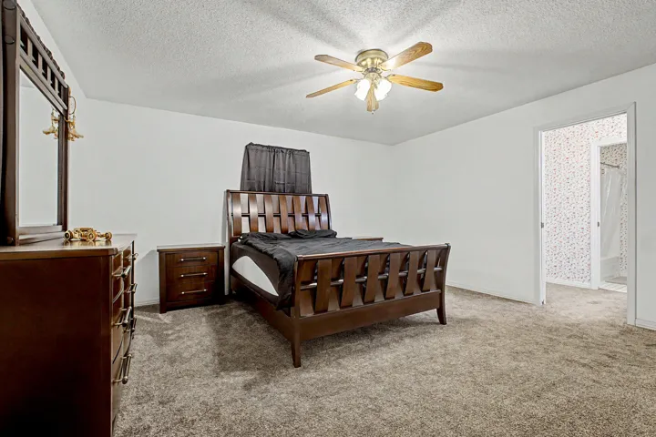 7327 Glidden Lane--24