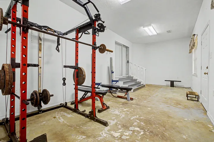 7327 Glidden Lane--32