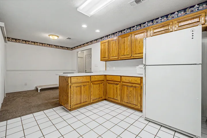 7327 Glidden Lane--20